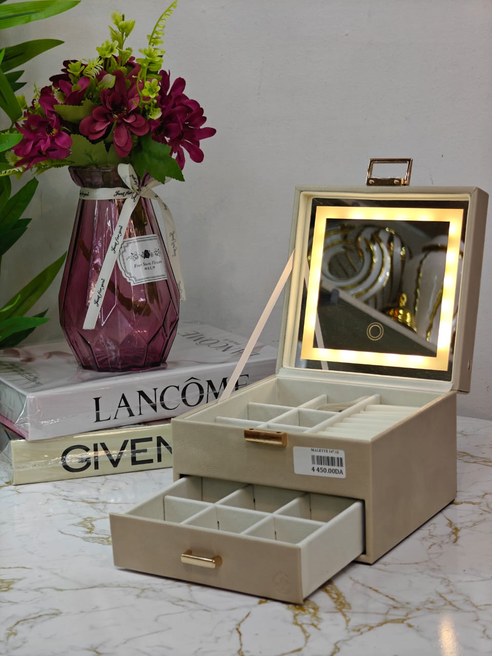 Porte bijoux led 