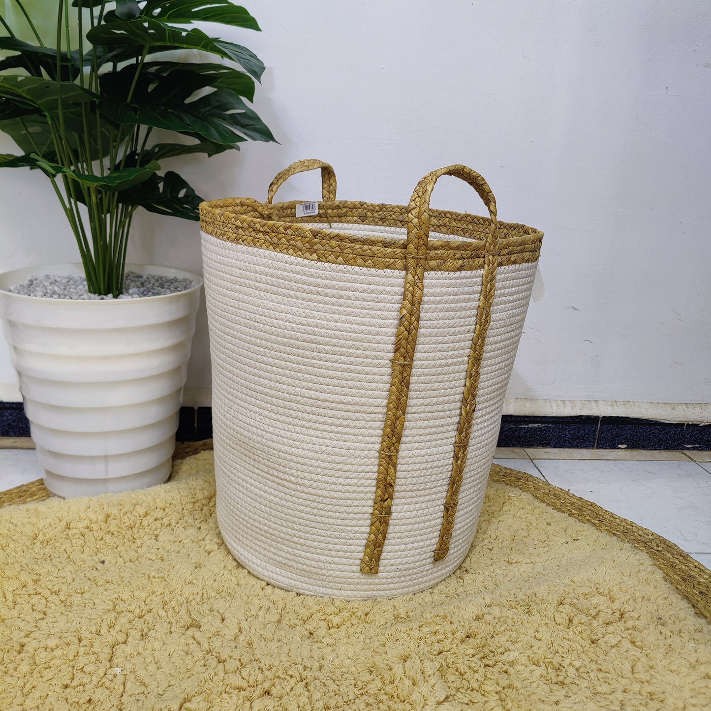 Panier blanc salle