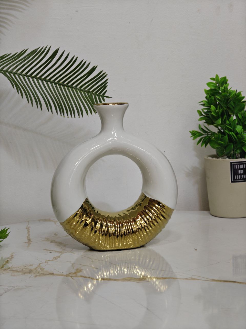 Vase donuts blanc doré