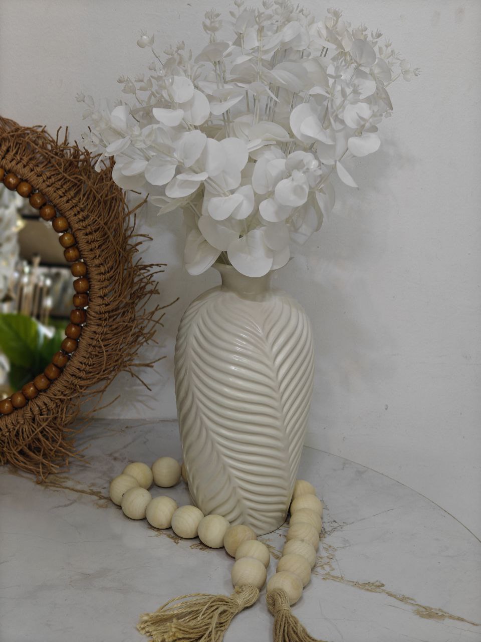 Vase vide blanc salle