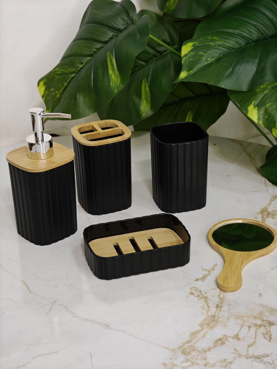 Set de bain 4 pièces et miroir