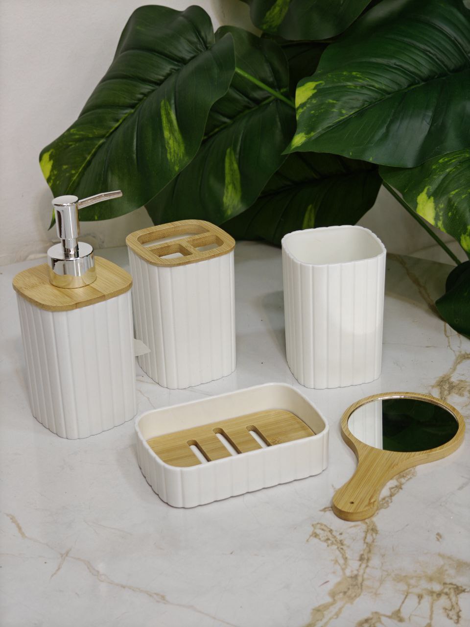 Set de bain 4 pièces et miroir