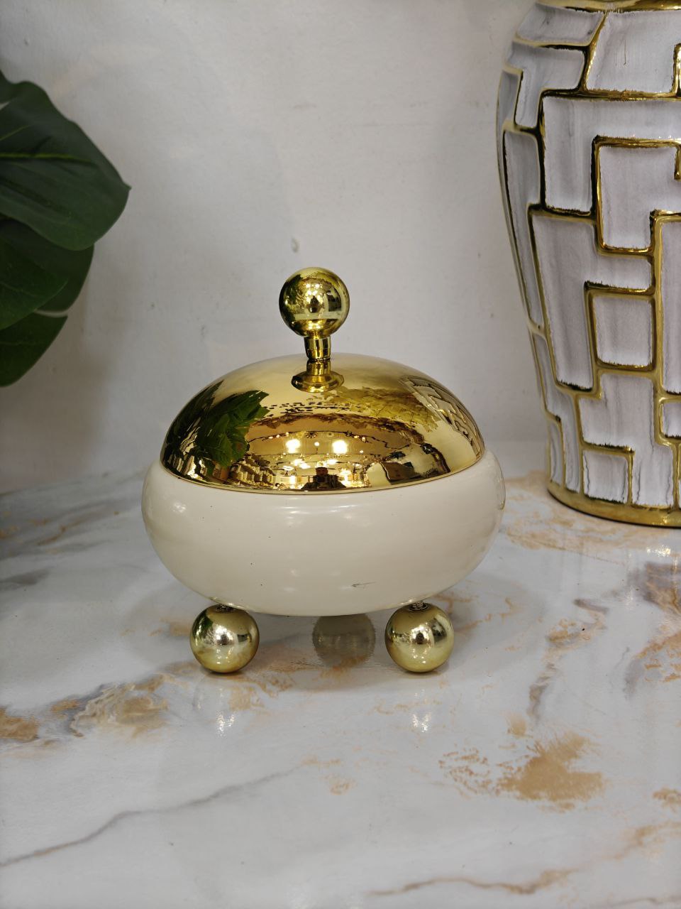 Bonbonnière base beige couverture doré