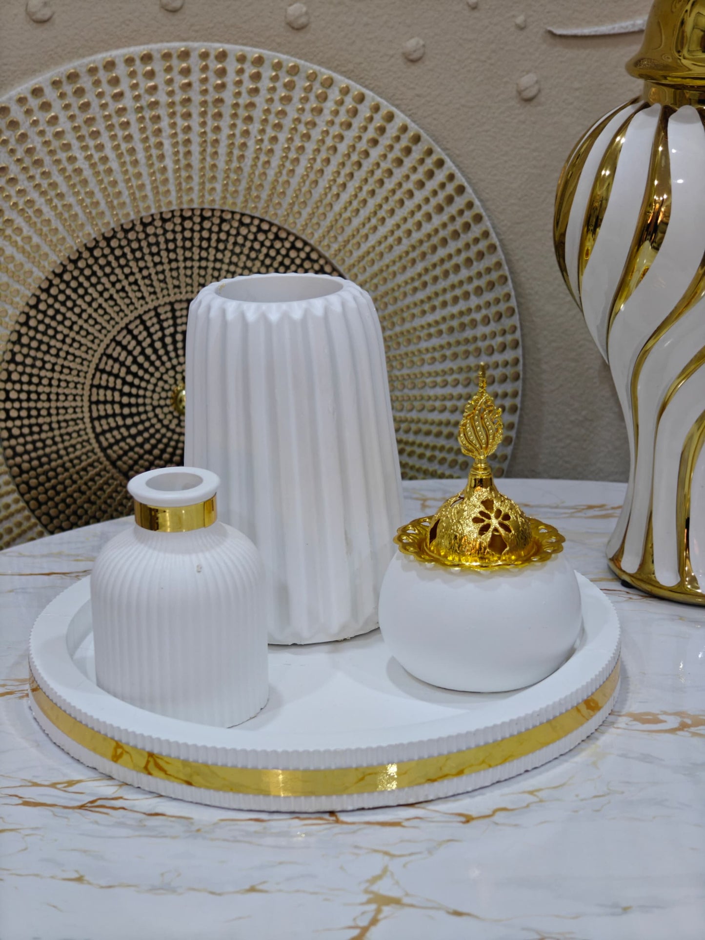 Bkahara et deux vases