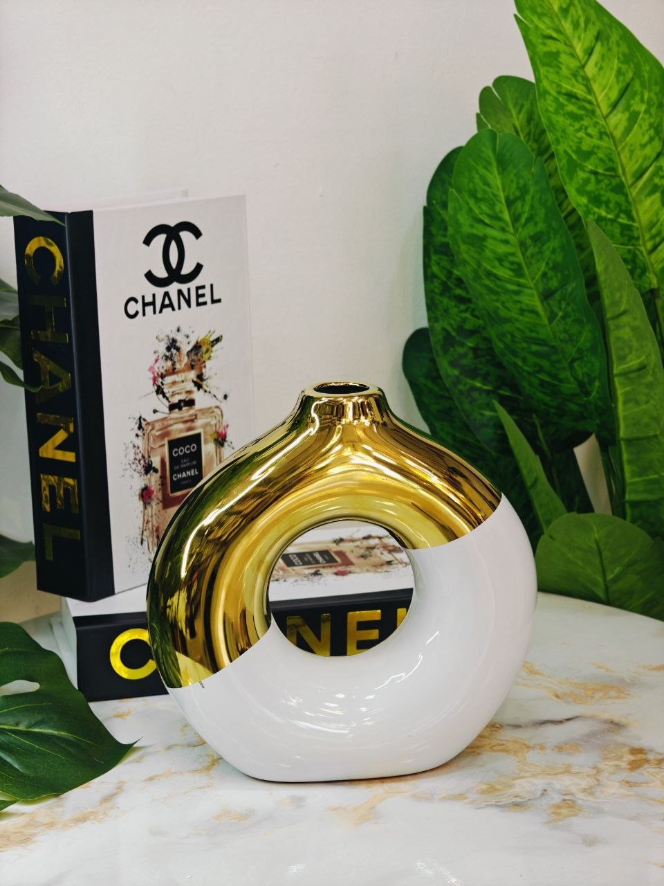 Vase donut doré blanc