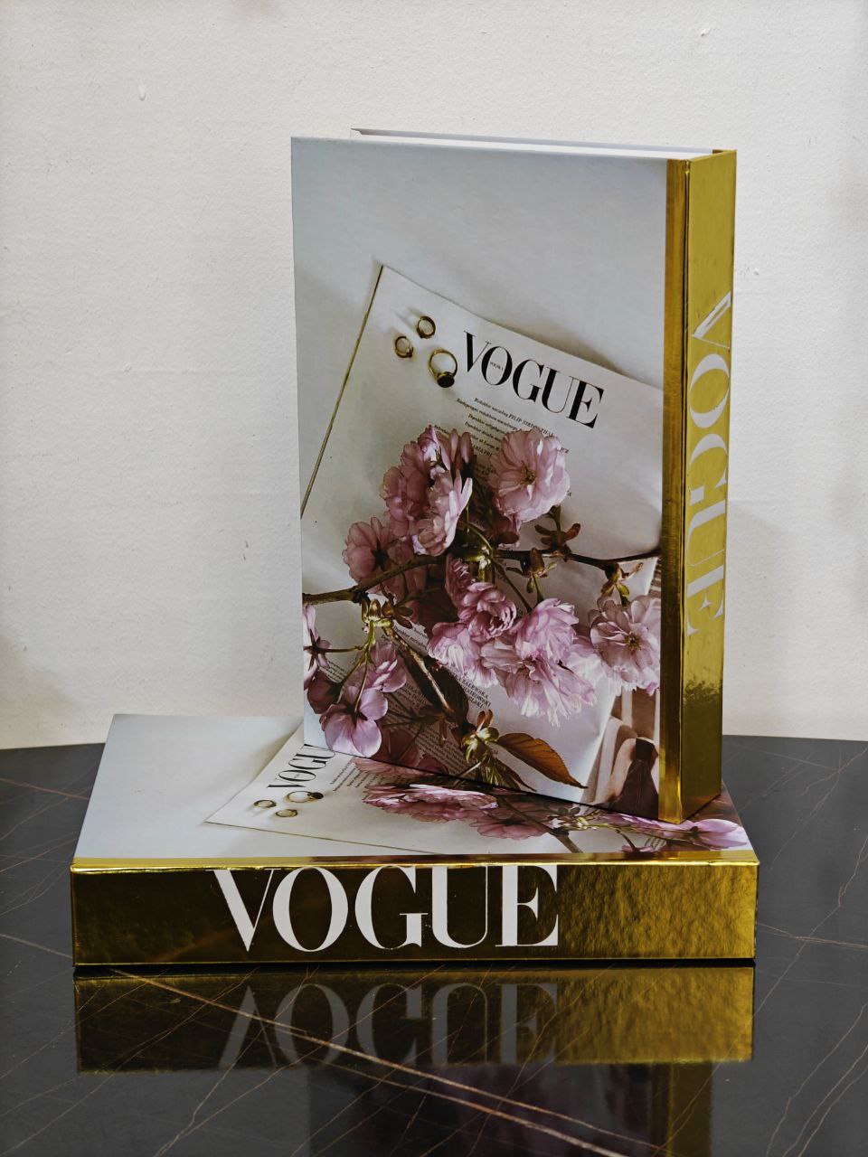 Faux livre  chanel doré