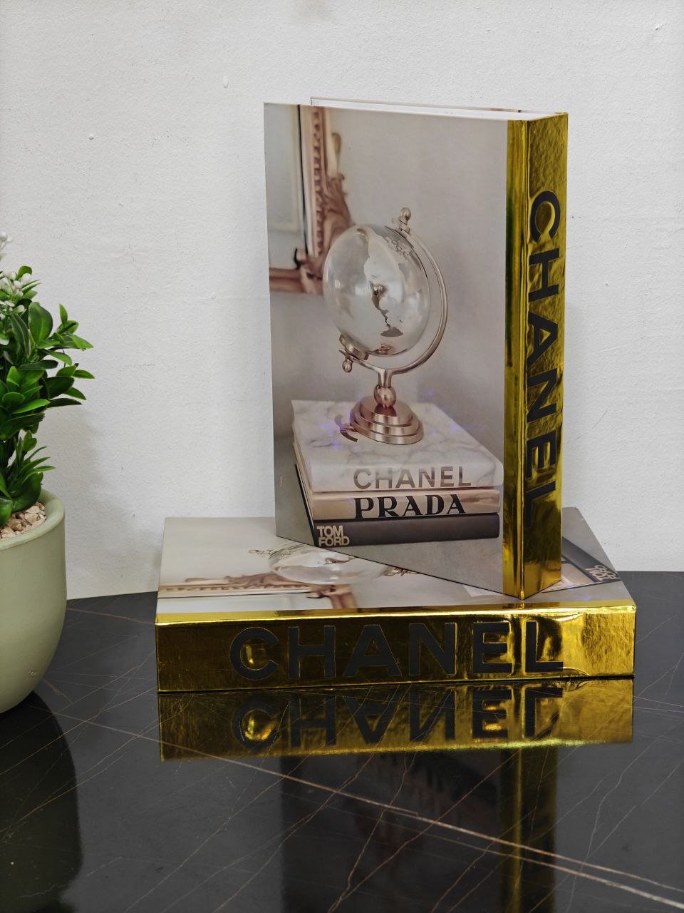Faux livre  chanel doré
