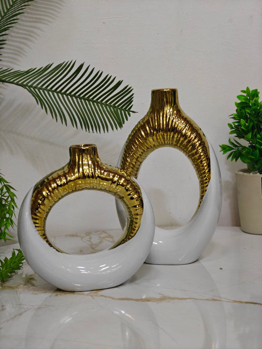 Vase doré