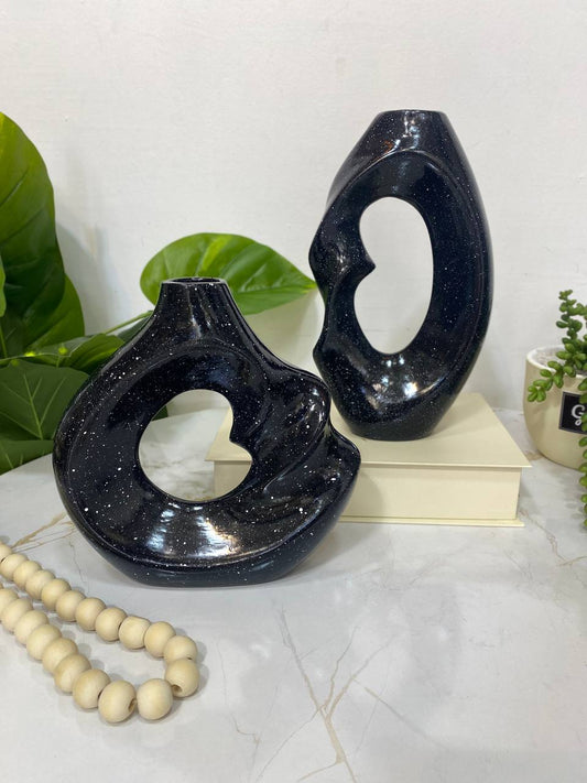 Vase noir brillant