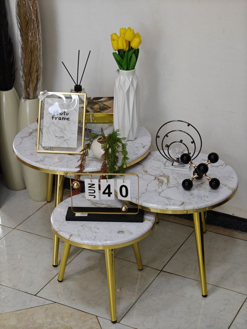 Table salon 4 pièces pied doré