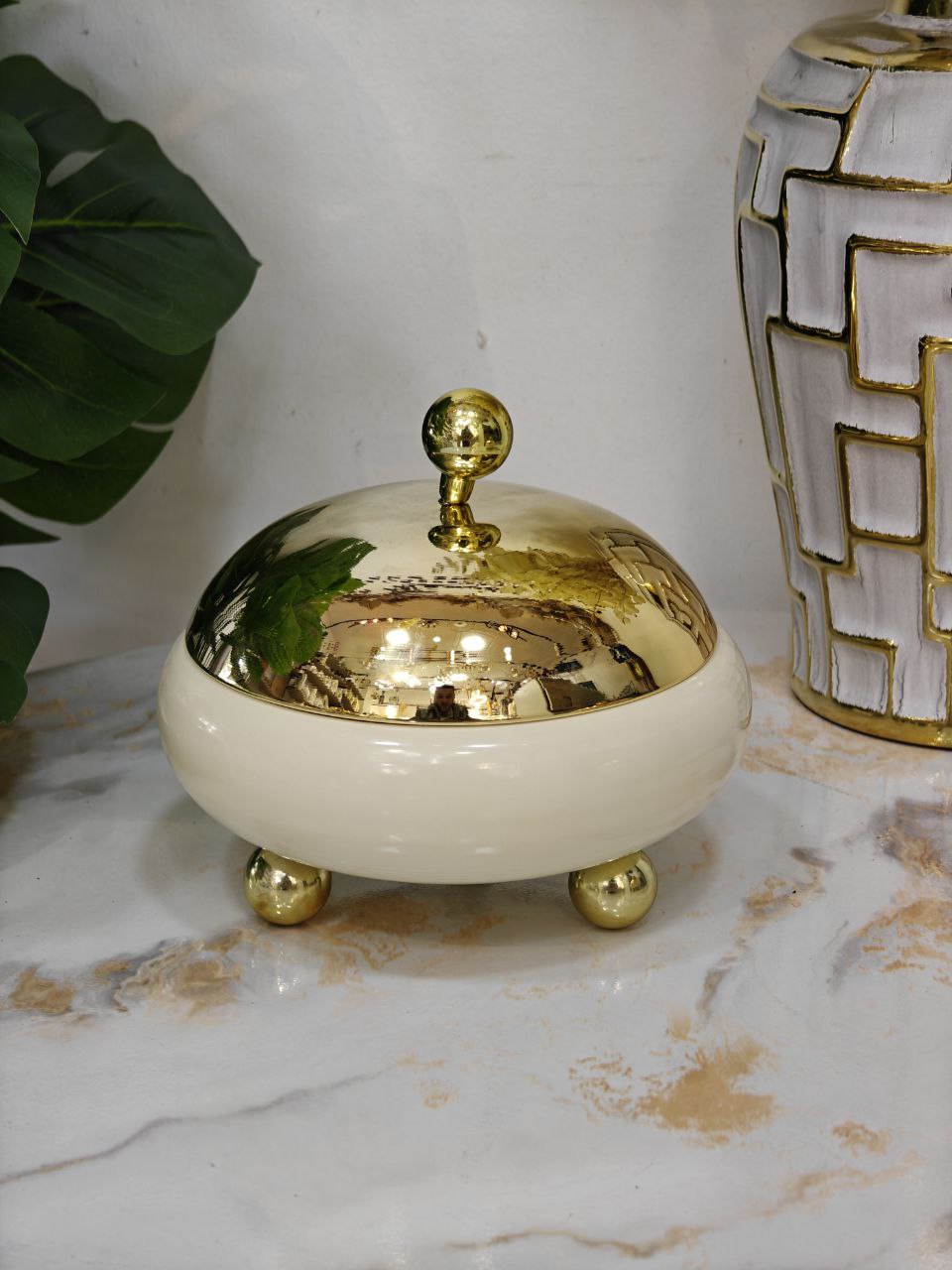 Bonbonnière base beige couverture doré