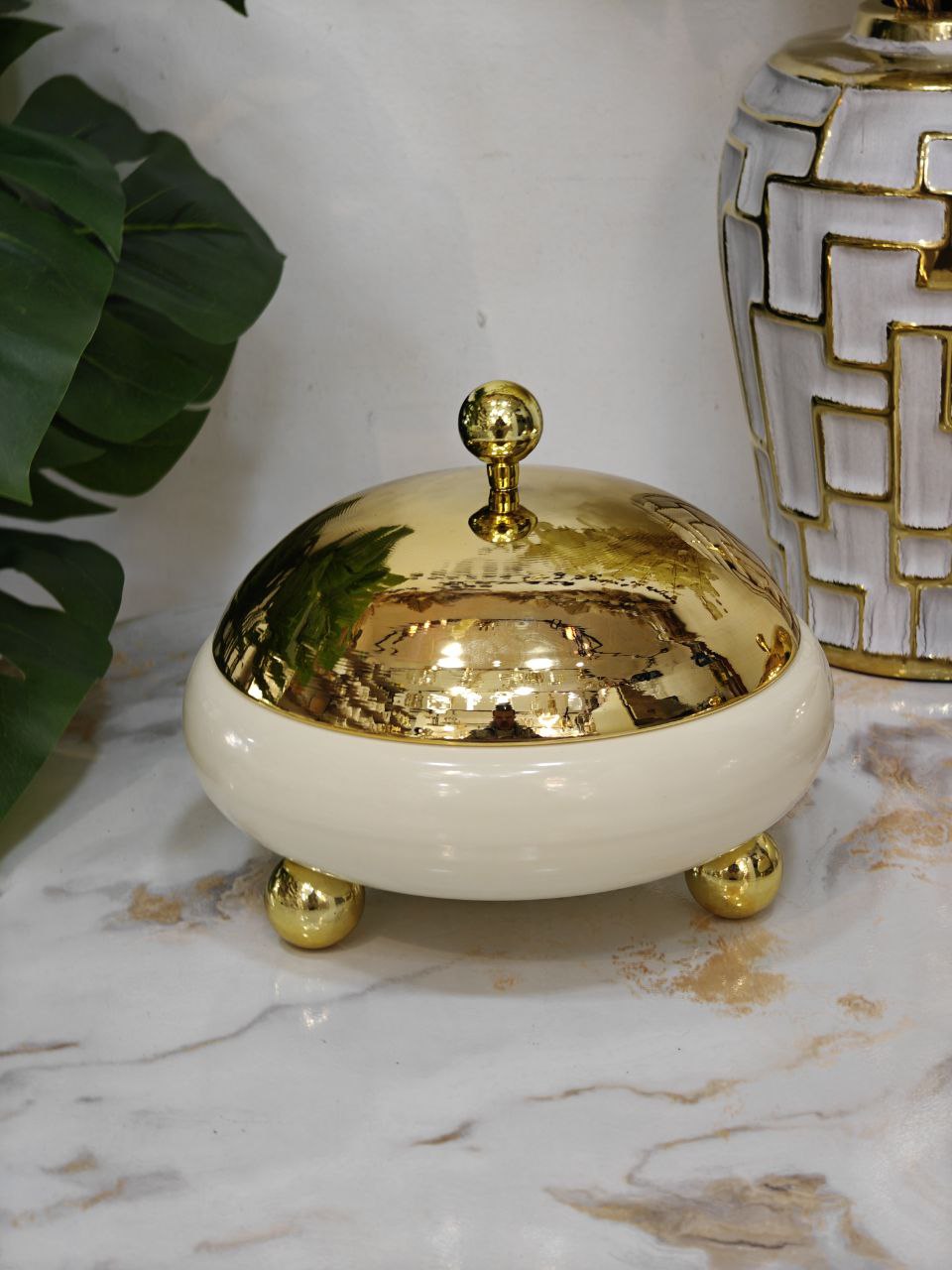 Bonbonnière base beige couverture doré