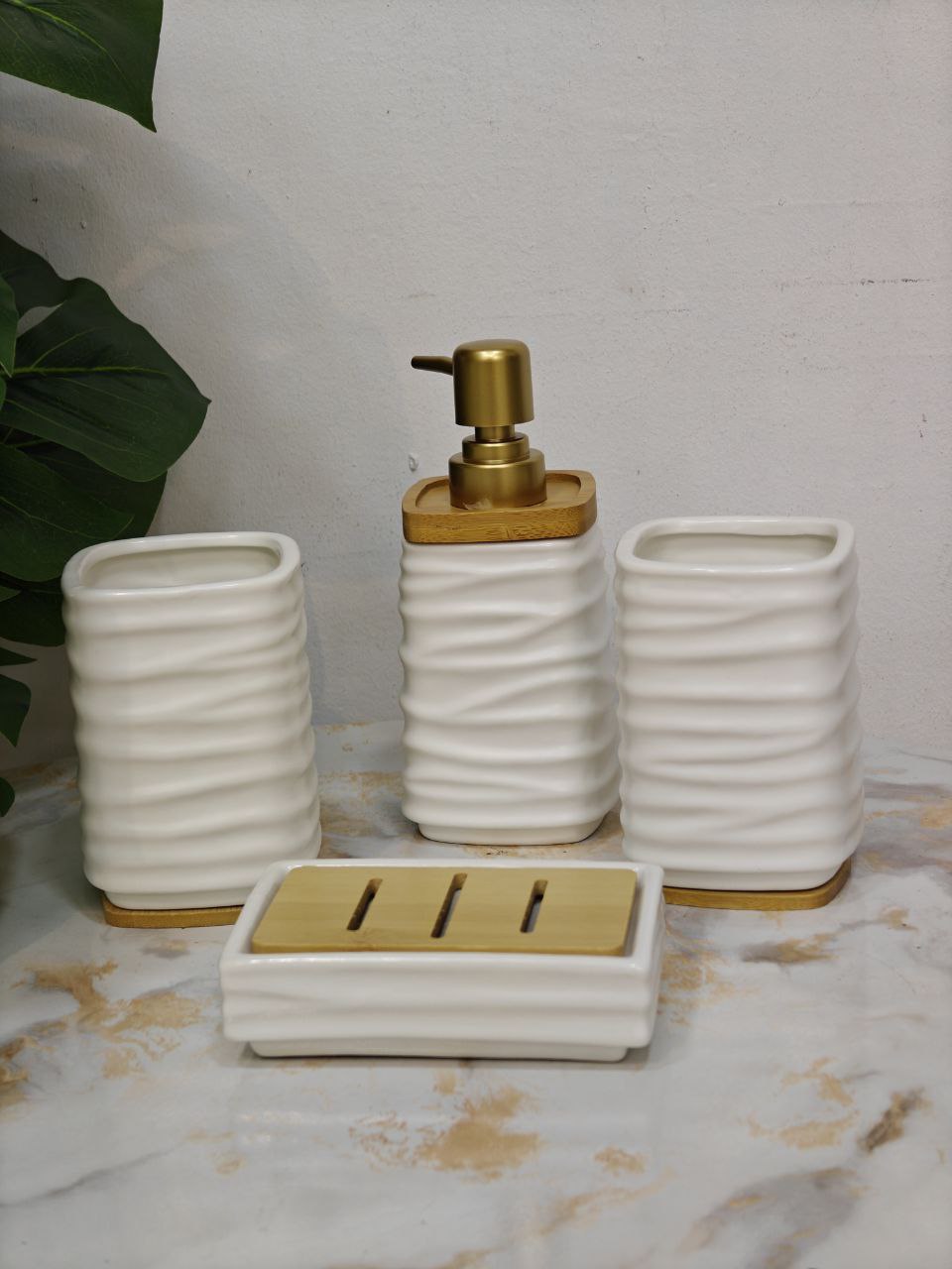 Set de bain 4 pcs blanc & bambou