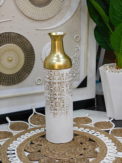Vase métal blanc doré