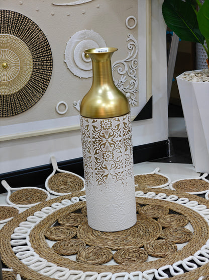 Vase métal blanc doré