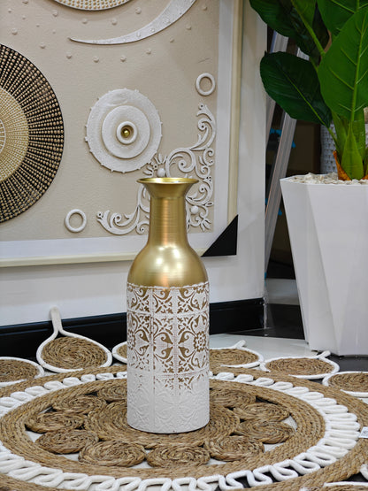 Vase métal blanc doré