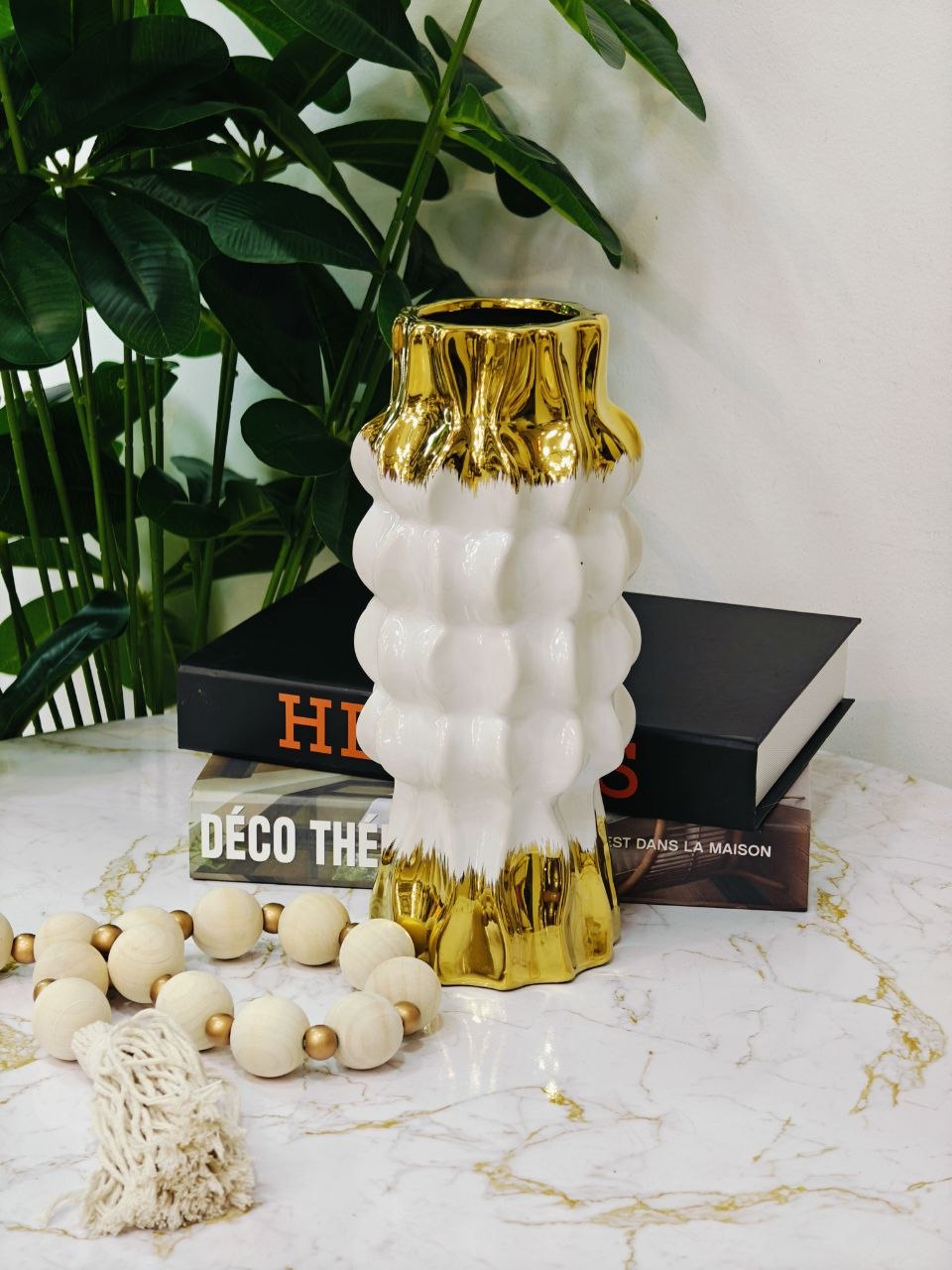 Vase nv blanc et doré