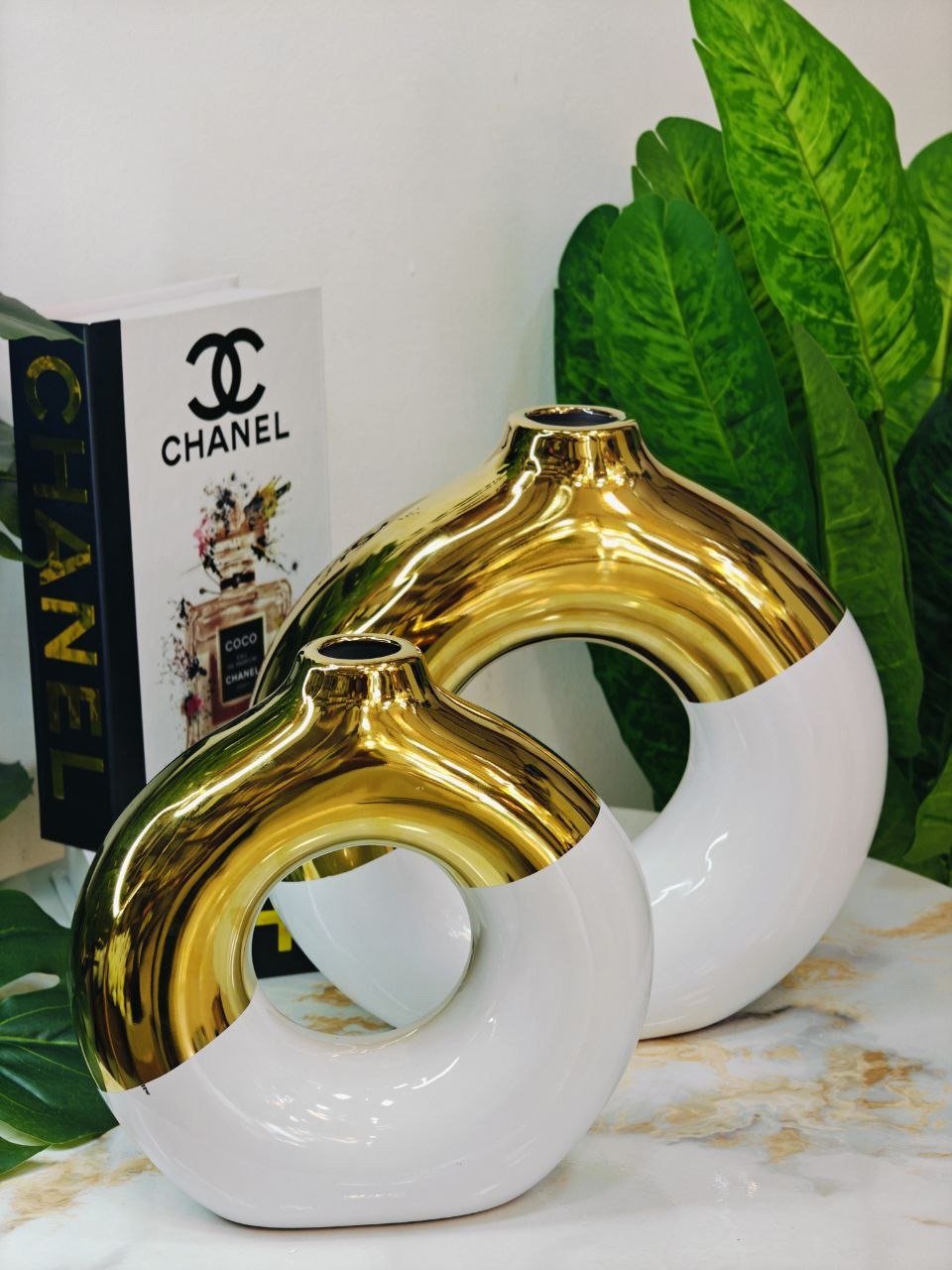 Vase donut doré blanc
