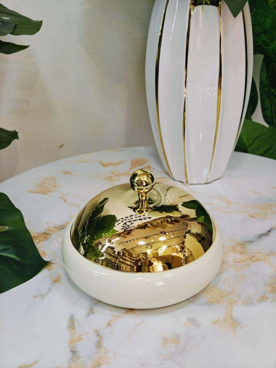 Bonbonnière métal couverture doré