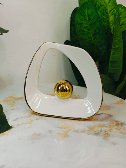 Vase blanc boule doré